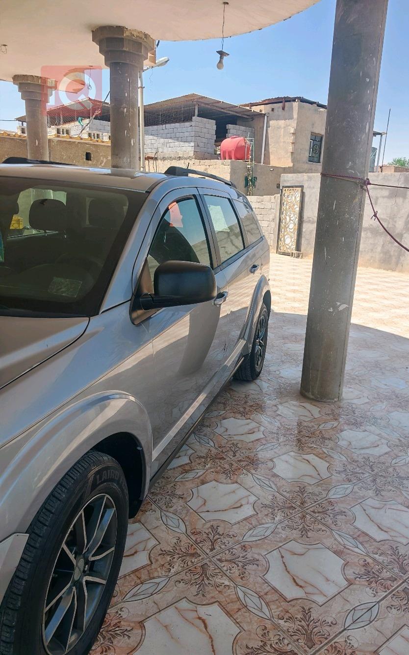 دودج جورني